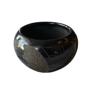 Vintage black jar a sgraffito pueblo dancer feather pueblo signed Tom Tapia